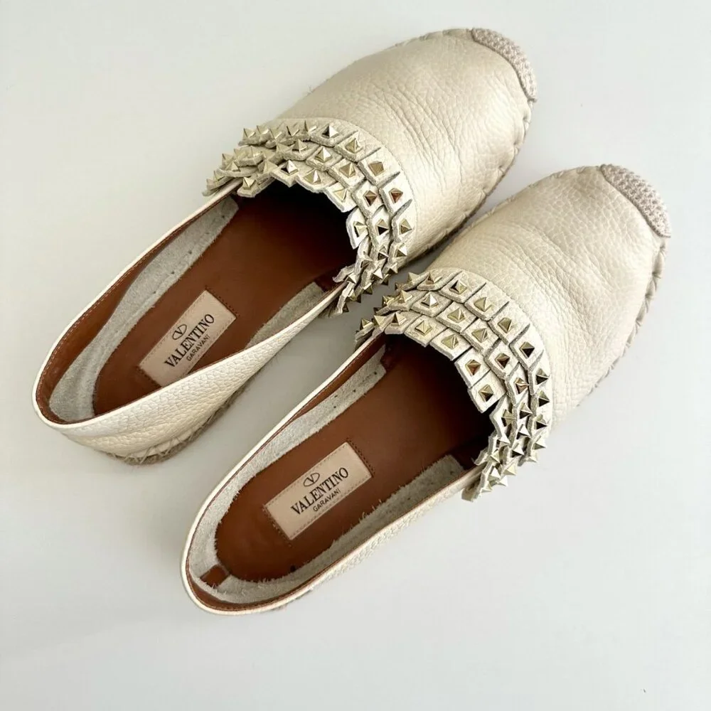 VALENTINO GARAVANI Rockstud Cream Pebbled Leather Espadrille Flats Size 8